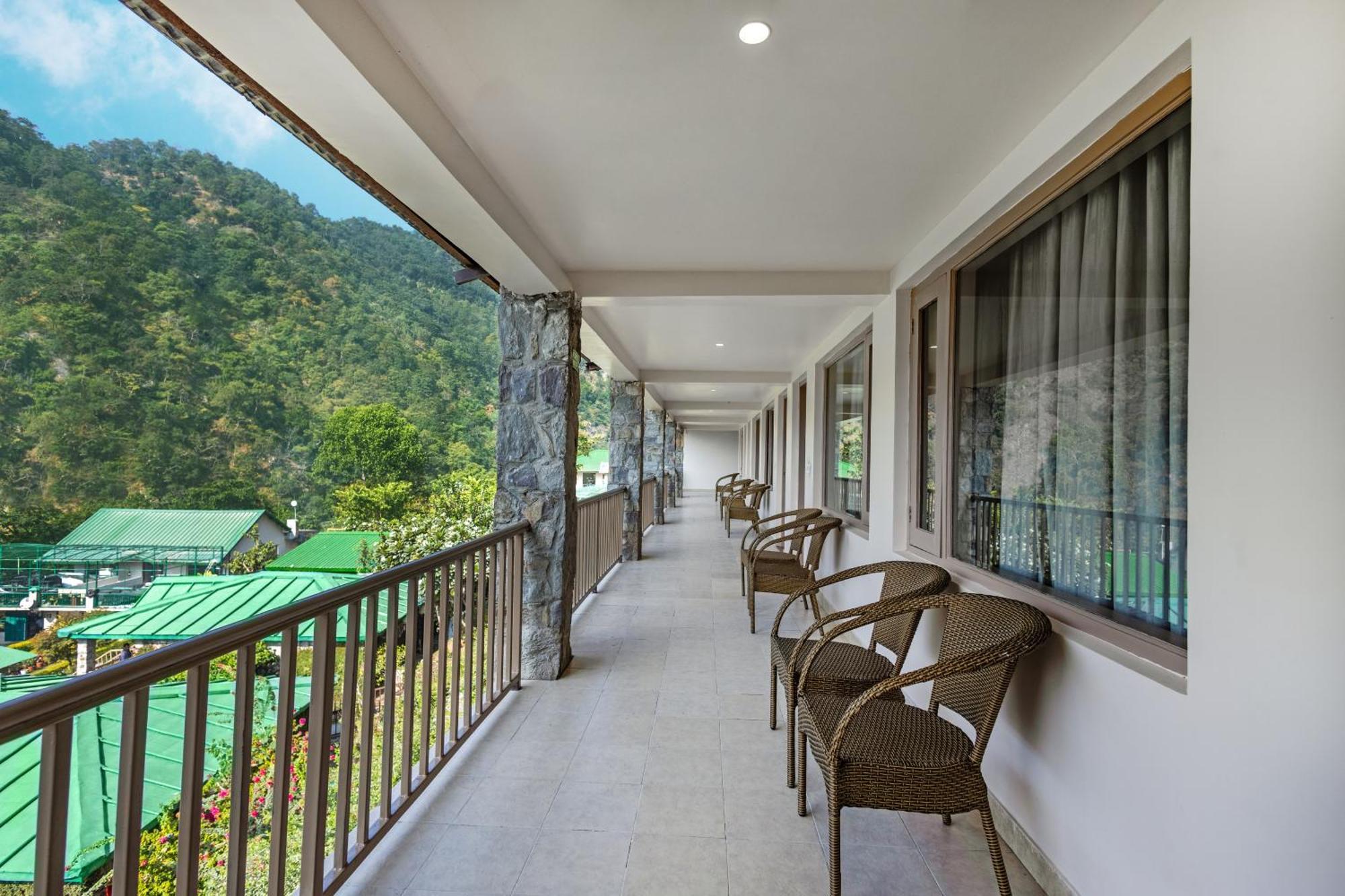 Sterling Corbett Garjia Exterior foto