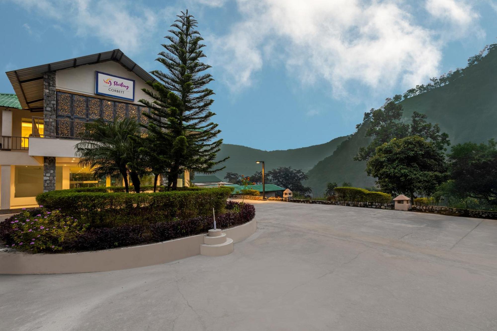 Sterling Corbett Garjia Exterior foto